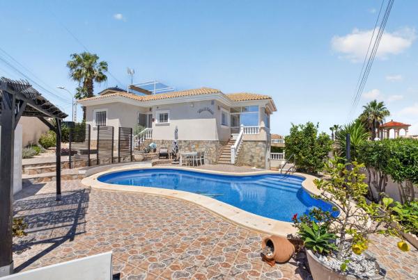 Chalet wolnostojący na sprzedaż w  Casa o chalet independiente en Calle Marbella, 16, Blue Lagoon - Galán, San Miguel de Salinas, San Miguel de Salinas photo 1
