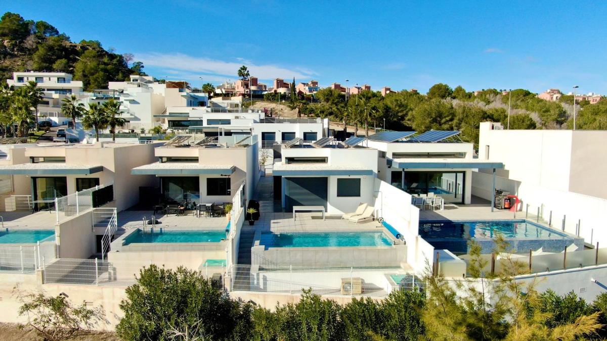 Sprzedaż niezależnego domku jednorodzinnego w Casa o chalet independiente en Aguirre Lo-ciudad Comunic, 28, La Cañada - Los Alcores, San Miguel de Salinas, San Miguel de Salinas photo 2