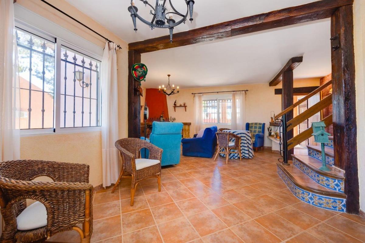 Sprzedaż niezależnego domku jednorodzinnego w  Casa o chalet independiente en Ciudad de las Comunicaciones, San Miguel de Salinas, San Miguel de Salinas photo 5