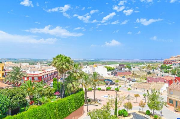 Venta de piso en Piso en Calle Carmen Conde, Centro, San Miguel de Salinas, San Miguel de Salinas
photo 1