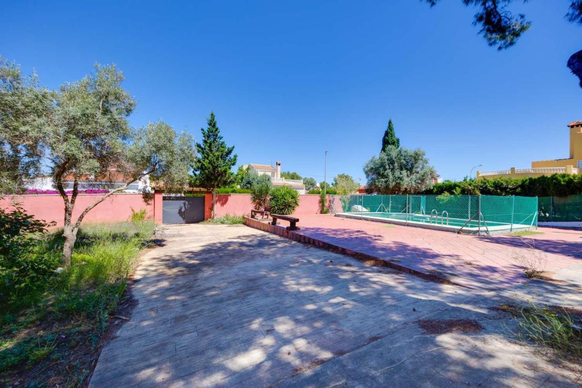 Продажа отдельного шале в Casa o chalet independiente en Calle Estocolmo, Ciudad de las Comunicaciones, San Miguel de Salinas, Сан-Мигель-де-Салинас photo 5