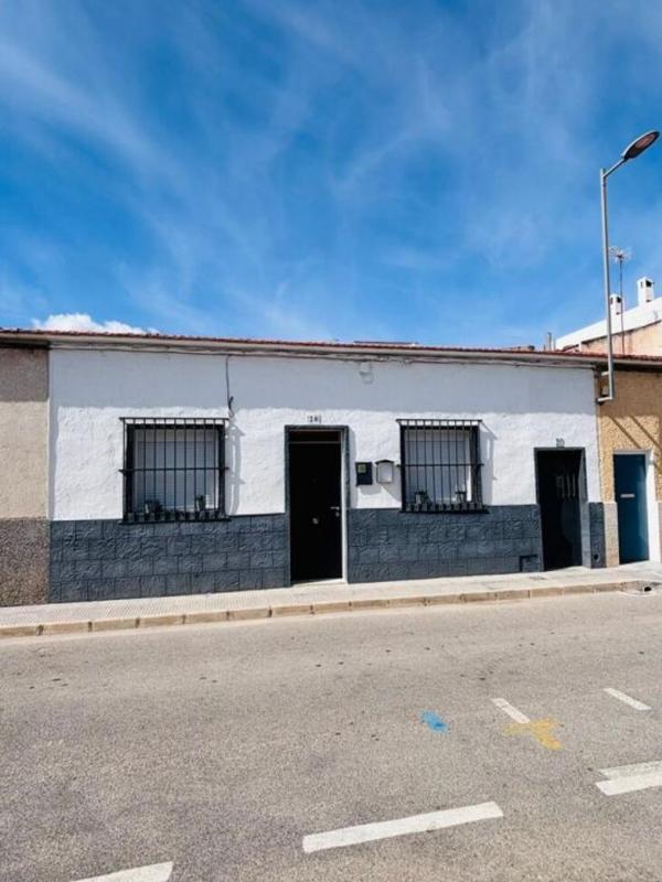 Venta de chalet independiente en Casa o chalet independiente en Avenida Alicante, Centro, San Miguel de Salinas, San Miguel de Salinas
photo 1