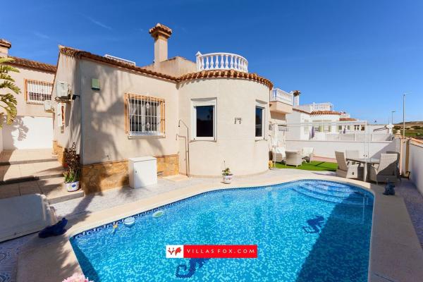 Chalet wolnostojący na sprzedaż w  Casa o chalet independiente en Calle Rio Túria, Centro, San Miguel de Salinas, San Miguel de Salinas photo 1