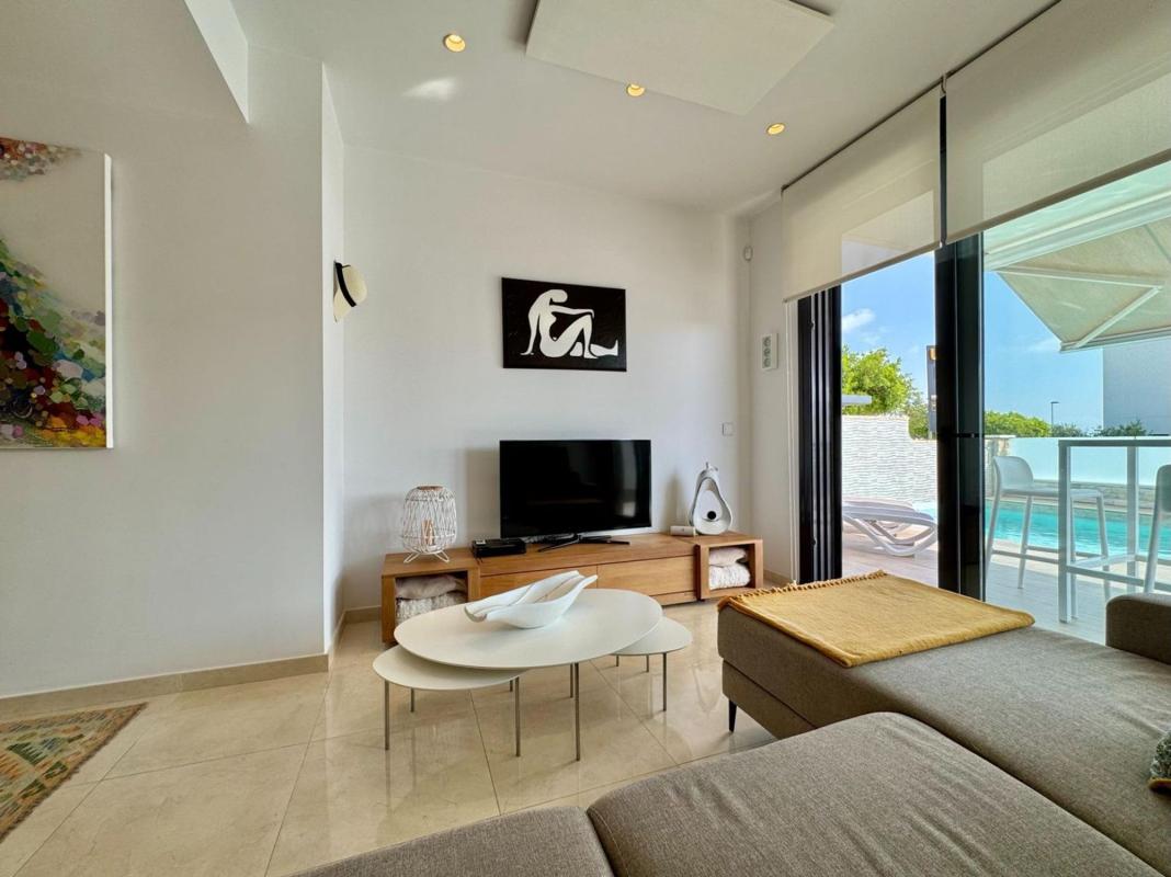 Продажа отдельного шале в  Casa o chalet independiente en Calle los Marines, 70, La Cañada - Los Alcores, San Miguel de Salinas, Сан-Мигель-де-Салинас photo 2