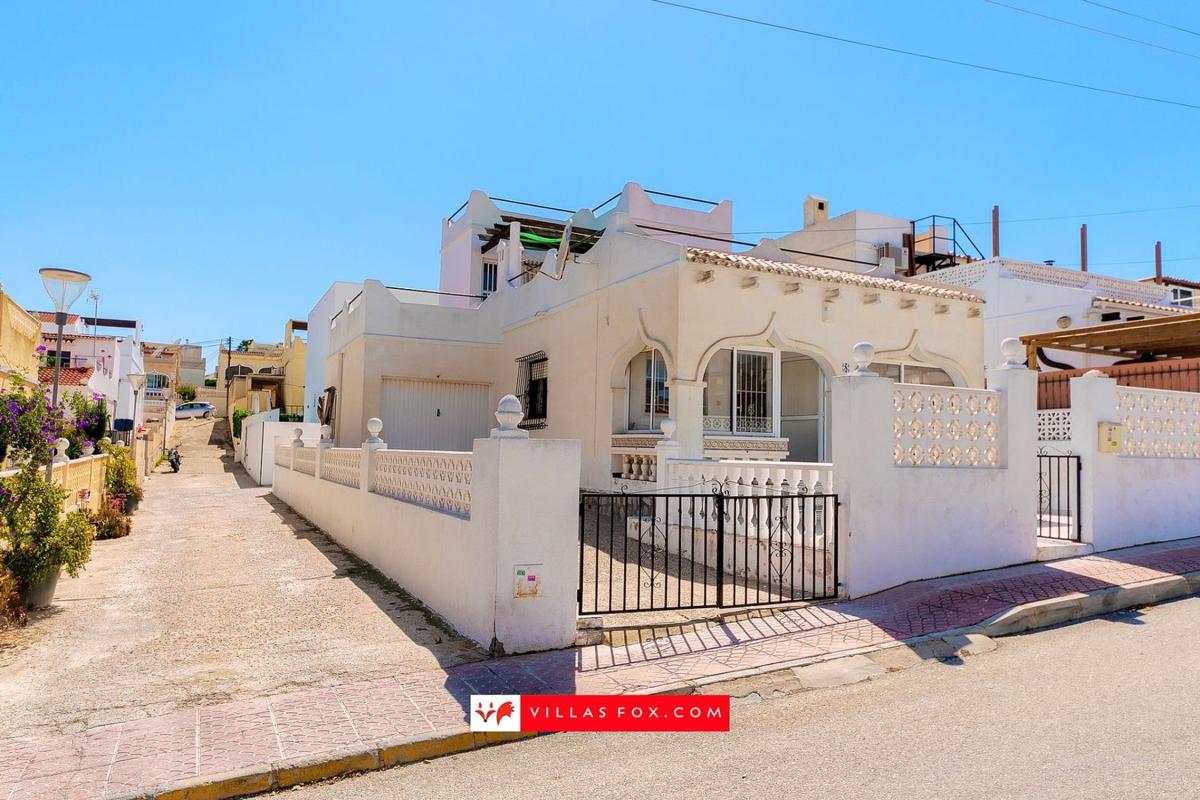 Продажа отдельного шале в Casa o chalet independiente en Calle Gavilanes, Centro, San Miguel de Salinas, Сан-Мигель-де-Салинас photo 1
