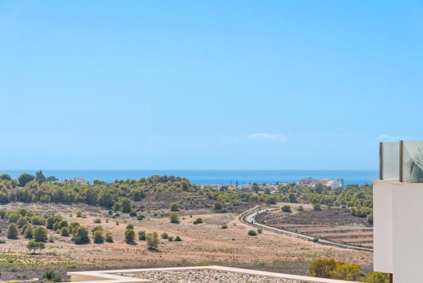 Частный шале на продаже в  Casa o chalet independiente en Calle Albacete, Ciudad de las Comunicaciones, San Miguel de Salinas, Сан-Мигель-де-Салинас photo 1