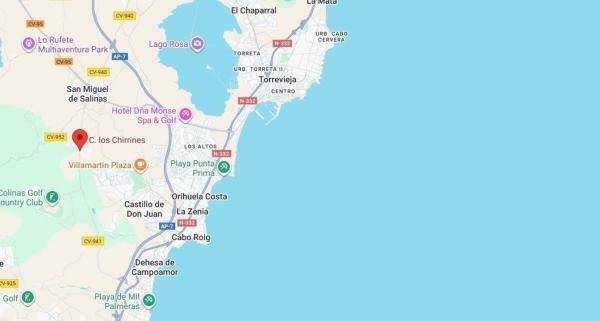 Частный шале на продаже в  Casa o chalet independiente en Calle Albacete, Ciudad de las Comunicaciones, San Miguel de Salinas, Сан-Мигель-де-Салинас photo 3