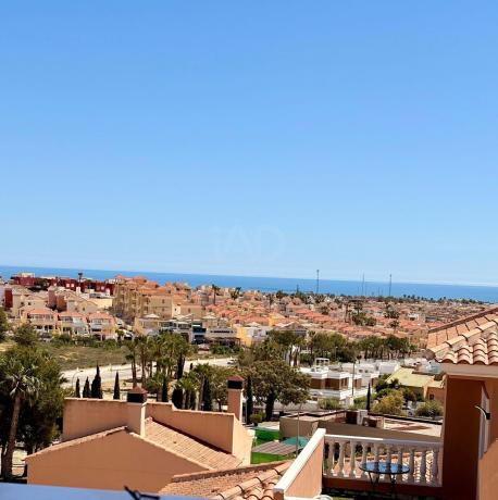 Частный шале на продаже в  Casa o chalet en Blue Lagoon - Galán, San Miguel de Salinas, Сан-Мигель-де-Салинас photo 4