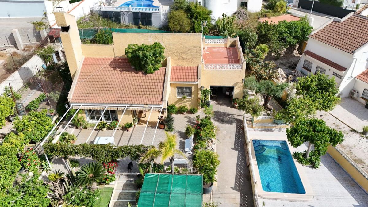 Продажа отдельного шале в Casa o chalet independiente en Calle Huesca s/n, Ciudad de las Comunicaciones, San Miguel de Salinas, Сан-Мигель-де-Салинас photo 3