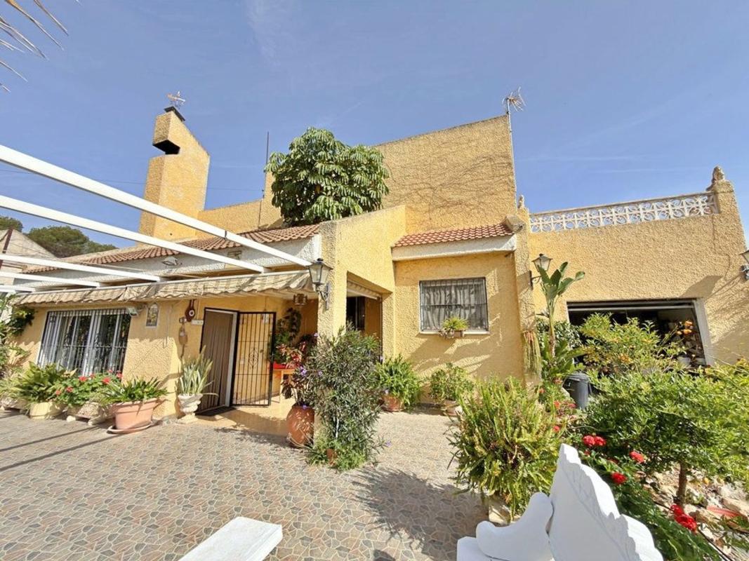 Продажа отдельного шале в Casa o chalet independiente en Calle Huesca s/n, Ciudad de las Comunicaciones, San Miguel de Salinas, Сан-Мигель-де-Салинас photo 4