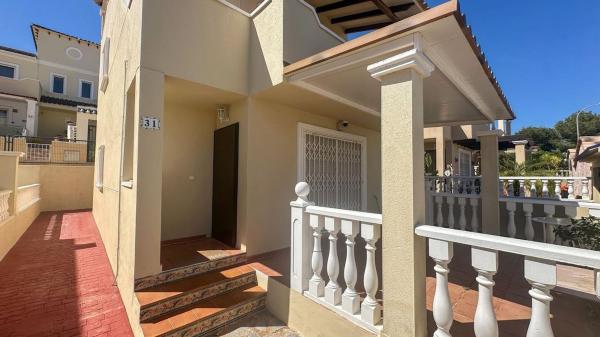 Частный шале на продаже в  Casa o chalet independiente en Blue Lagoon - Galán, San Miguel de Salinas, Сан-Мигель-де-Салинас photo 4