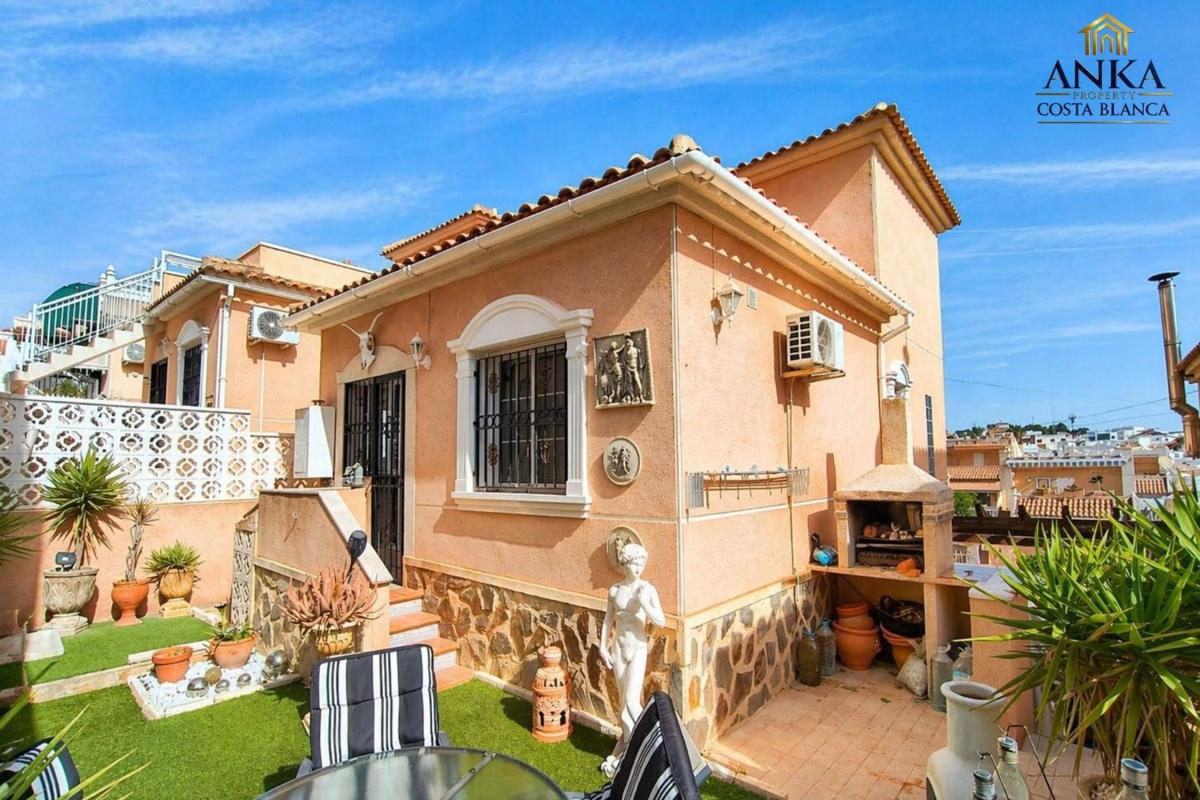 Продажа отдельного шале в Casa o chalet independiente en Astorga-filipinas, 10, Blue Lagoon - Galán, San Miguel de Salinas, Сан-Мигель-де-Салинас photo 1
