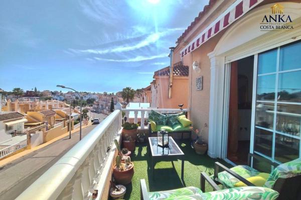 Частный шале на продаже в  Casa o chalet independiente en Astorga-filipinas, 10, Blue Lagoon - Galán, San Miguel de Salinas, Сан-Мигель-де-Салинас photo 4