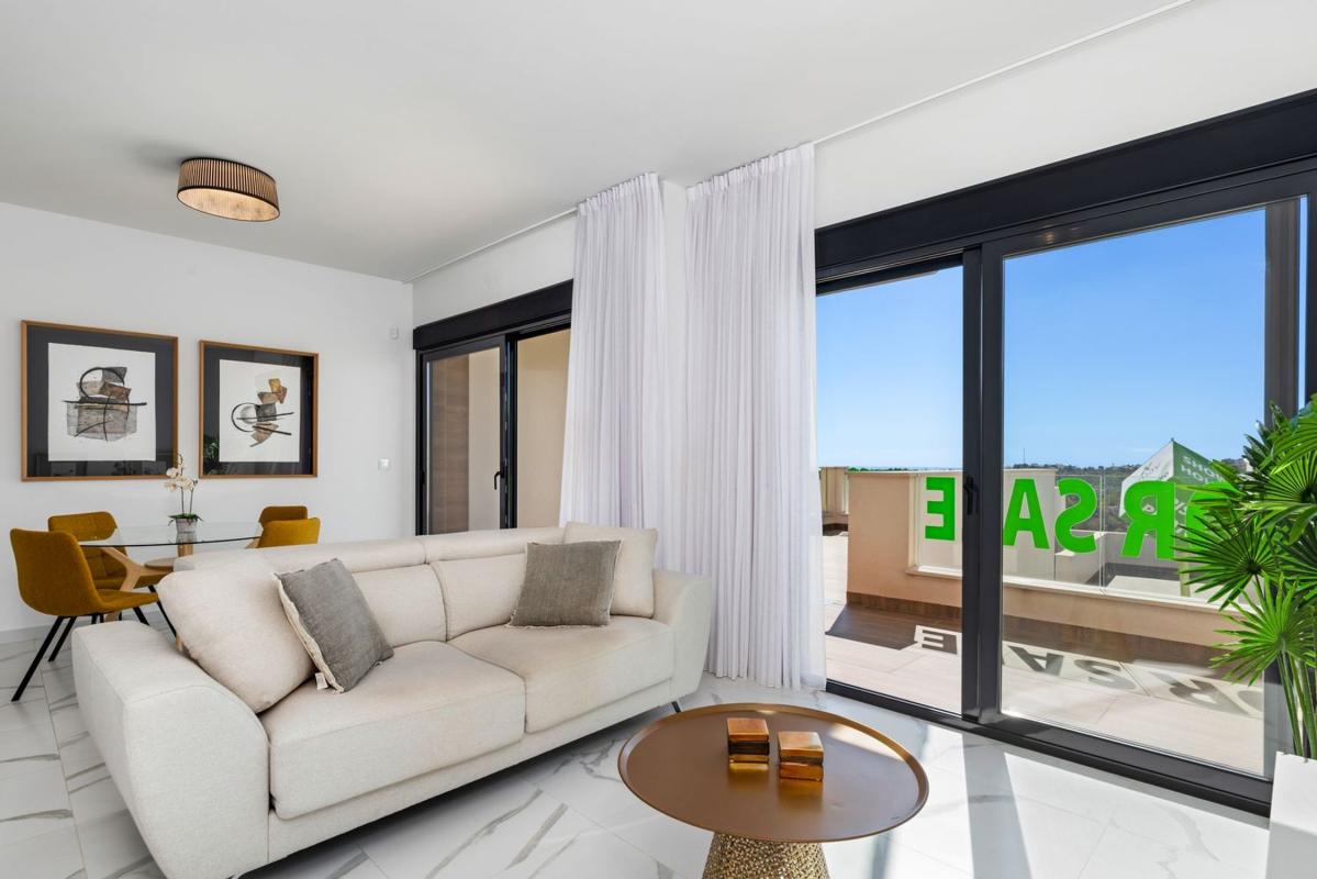 Продажа таунхауса в  Chalet adosado en Calle los Chirrines, La Cañada - Los Alcores, San Miguel de Salinas , Сан-Мигель-де-Салинас photo 5