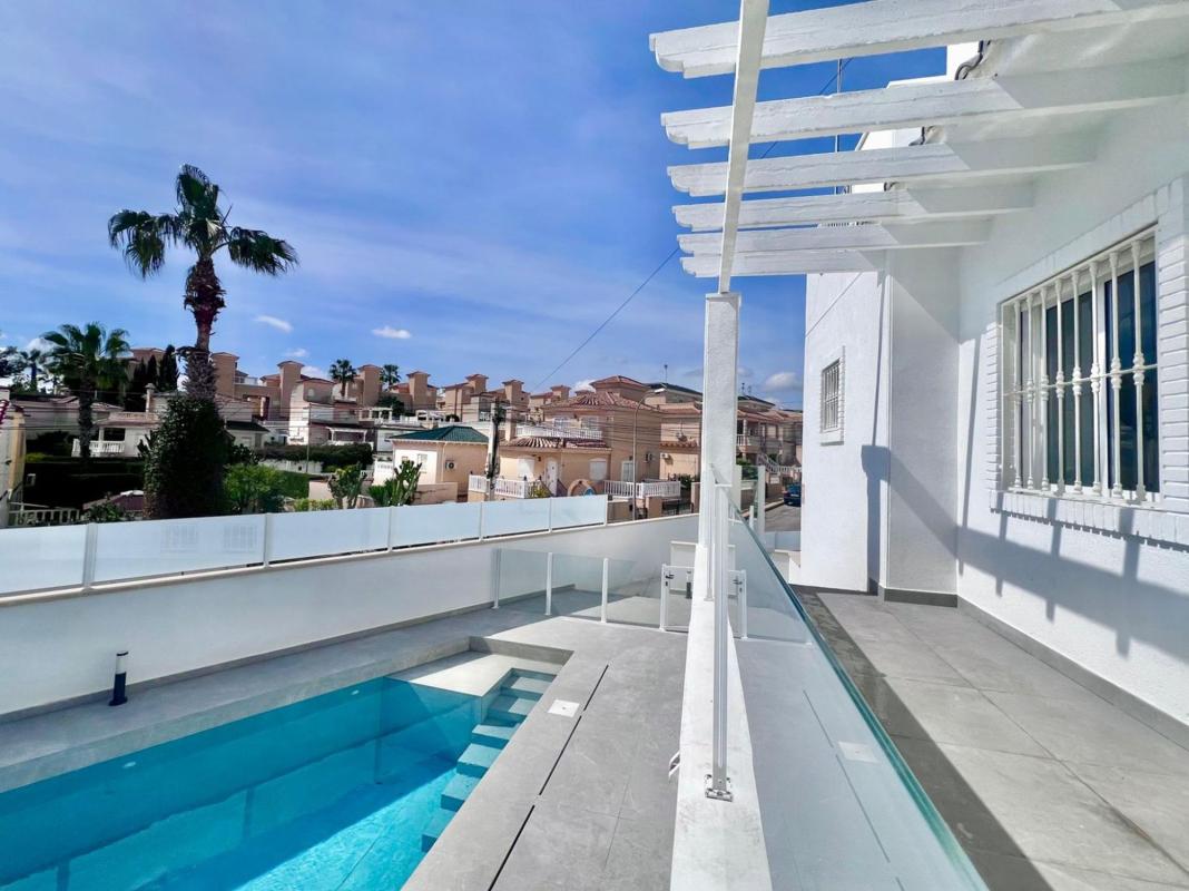 Продажа отдельного шале в  Casa o chalet independiente en Blue Lagoon - Galán, San Miguel de Salinas, Сан-Мигель-де-Салинас photo 5