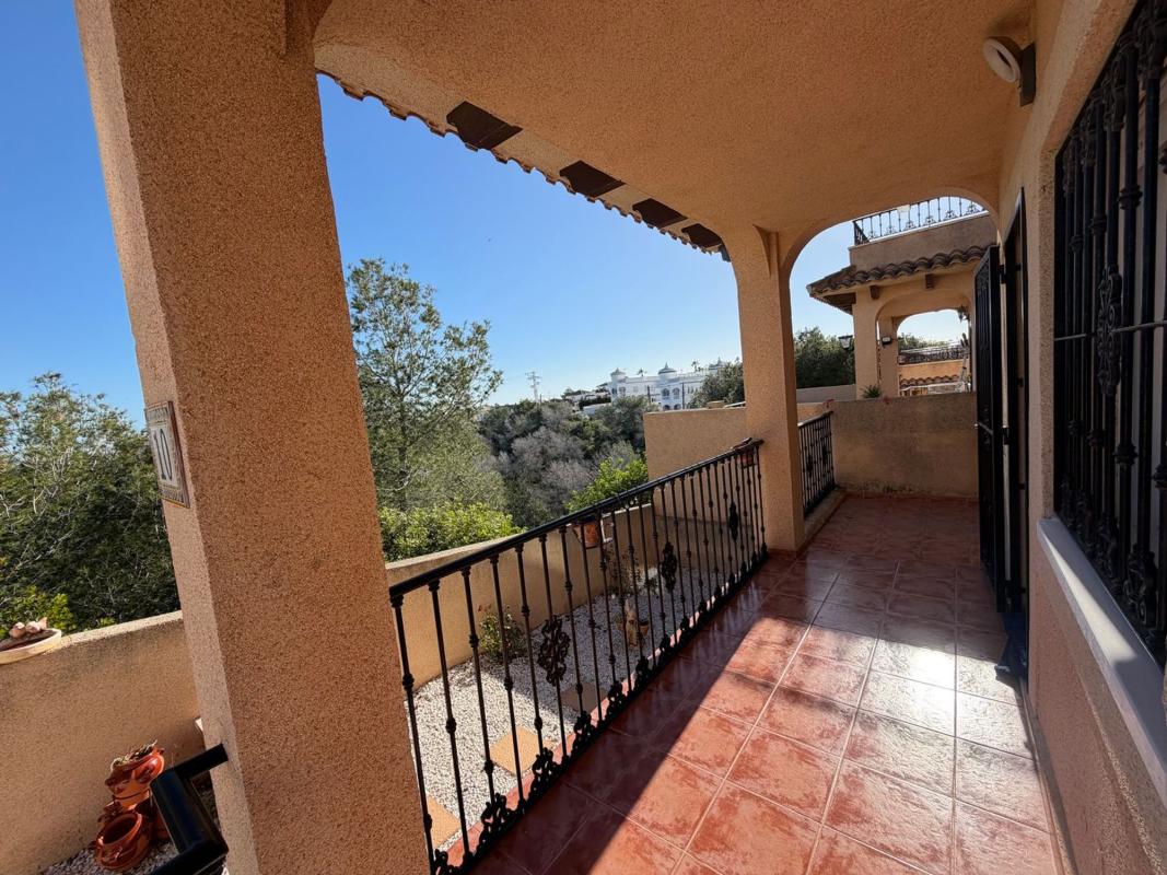 Продажа таунхауса в  Chalet adosado en Calle Aracena s/n, Blue Lagoon - Galán, San Miguel de Salinas , Сан-Мигель-де-Салинас photo 5