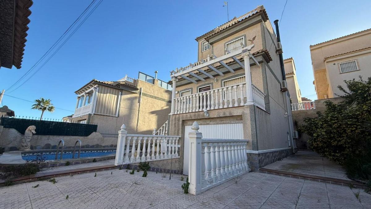 Sale of independent chalet in Casa o chalet independiente en Blue Lagoon - Galán, San Miguel de Salinas, San Miguel de Salinas
photo 1
