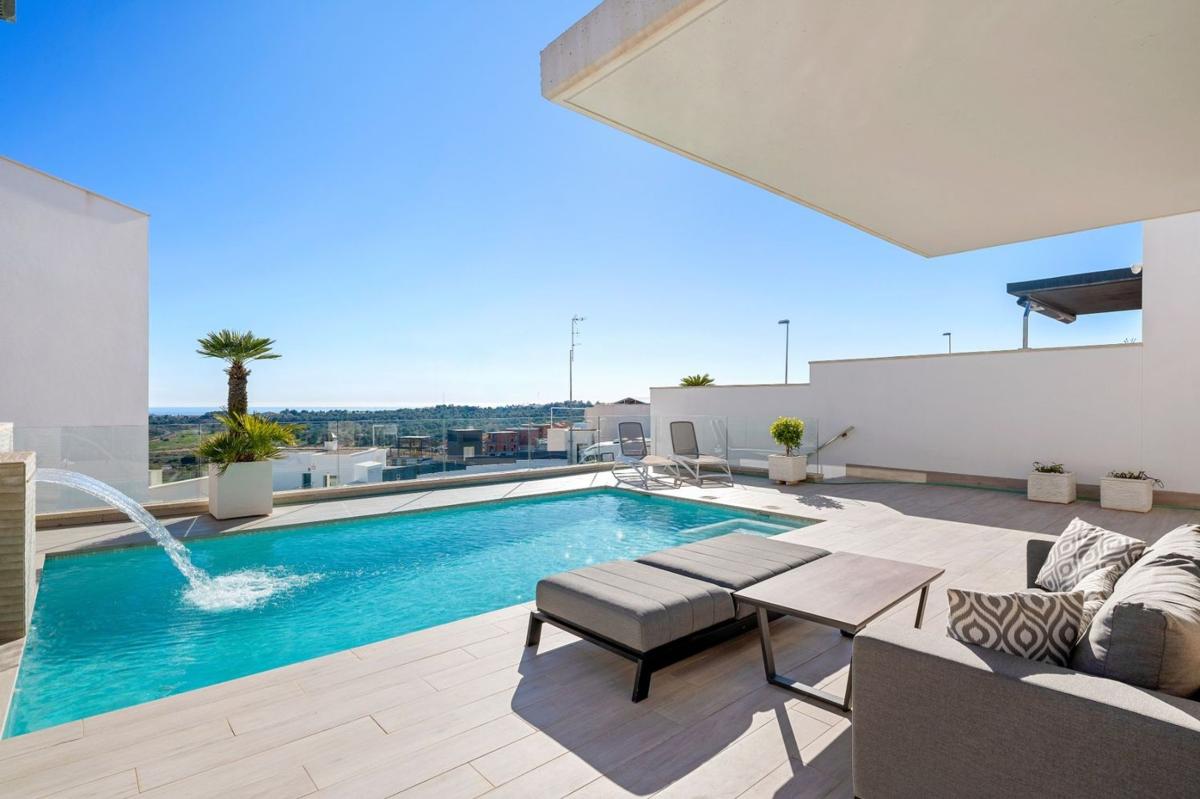Sprzedaż niezależnego domku jednorodzinnego w Casa o chalet independiente en Calle los Chirrines, 21, La Cañada - Los Alcores, San Miguel de Salinas, San Miguel de Salinas photo 1