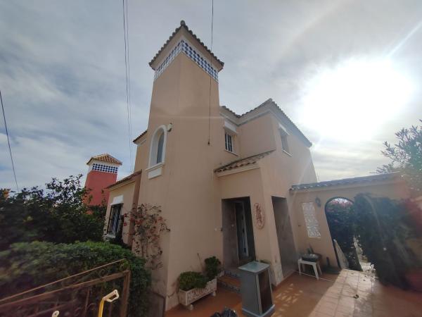 Частный шале на продаже в  Casa o chalet independiente en Calle Mijas, 22, Blue Lagoon - Galán, San Miguel de Salinas, Сан-Мигель-де-Салинас photo 3