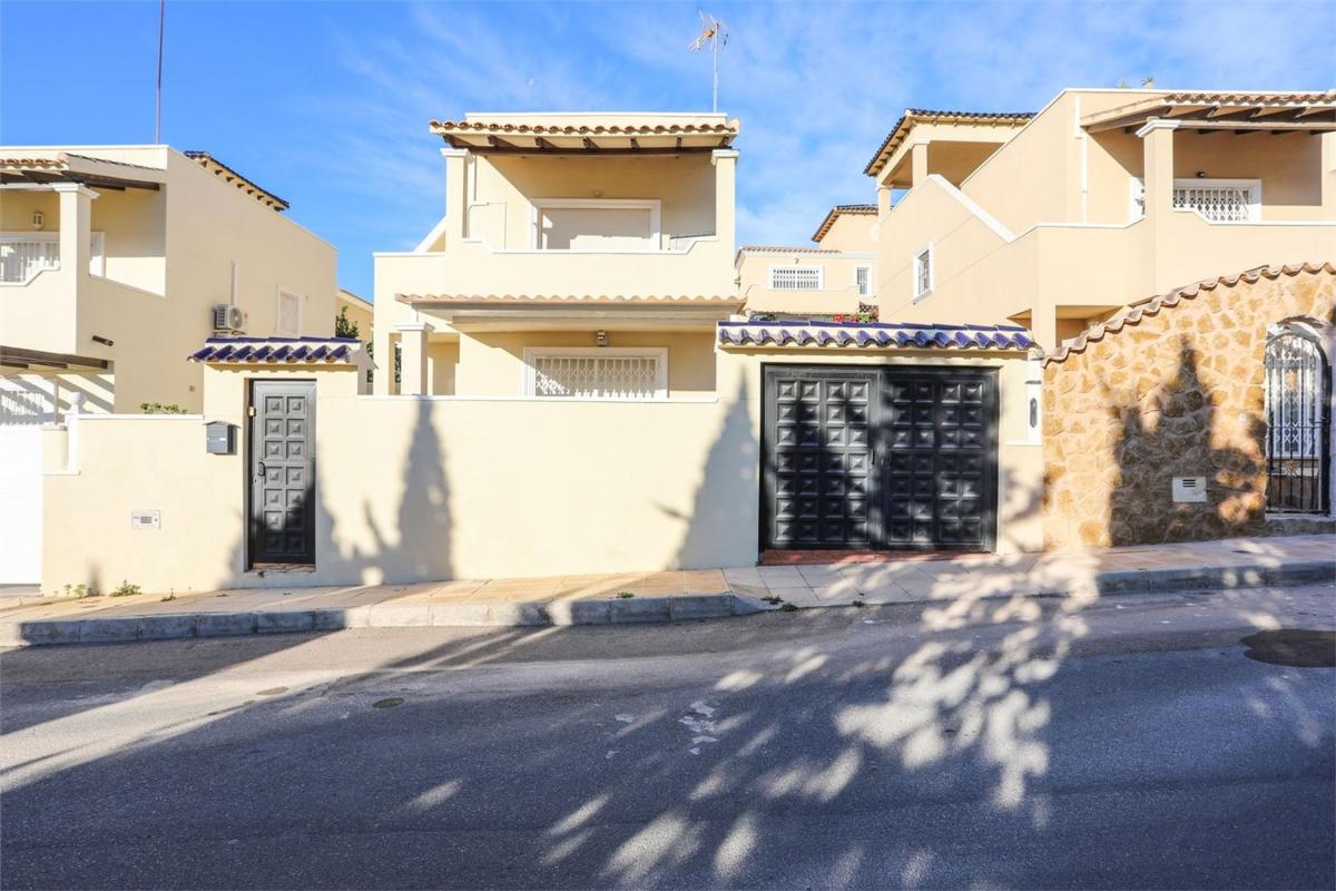 Продажа отдельного шале в Casa o chalet independiente en Calle el Pedrero, Blue Lagoon - Galán, San Miguel de Salinas, Сан-Мигель-де-Салинас photo 3