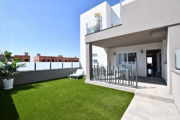 Venta de piso en Piso en Calle la Capitana, 19, La Cañada - Los Alcores, San Miguel de Salinas, San Miguel de Salinas
thumbnail 3