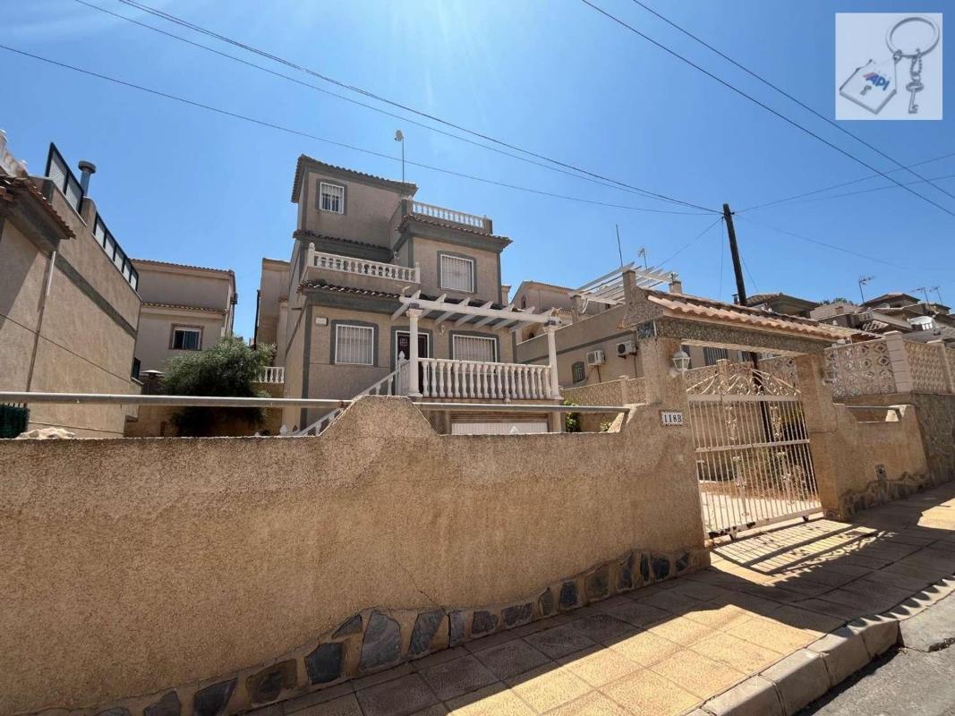 Sprzedaż niezależnego domku jednorodzinnego w Casa o chalet en Calle Málaga, 118 b, Blue Lagoon - Galán, San Miguel de Salinas, San Miguel de Salinas photo 3