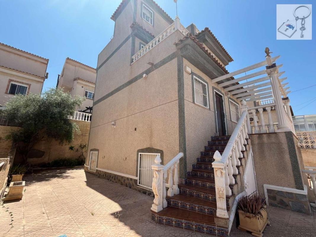 Sprzedaż niezależnego domku jednorodzinnego w Casa o chalet en Calle Málaga, 118 b, Blue Lagoon - Galán, San Miguel de Salinas, San Miguel de Salinas photo 5