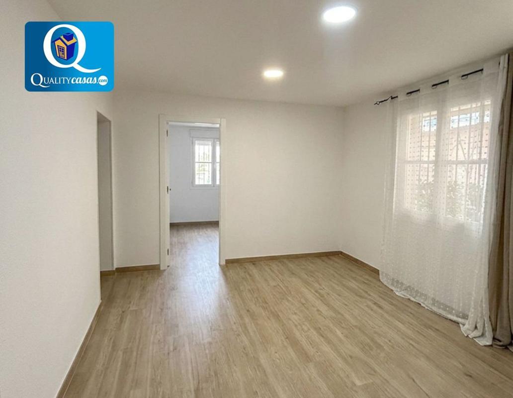 Venta de piso en Piso en Juan XXIII, Alicante / Alacant, Alicante / Alacant
photo 1