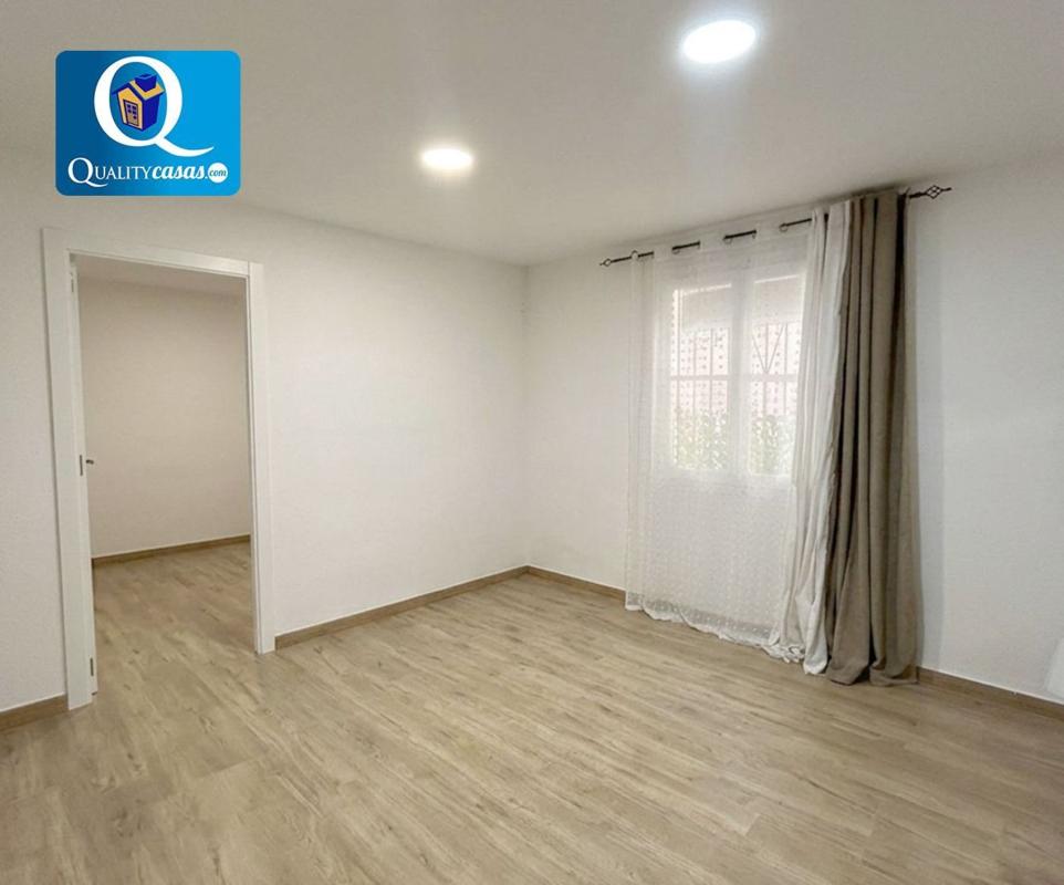 Venta de piso en Piso en Juan XXIII, Alicante / Alacant, Alicante / Alacant
photo 2