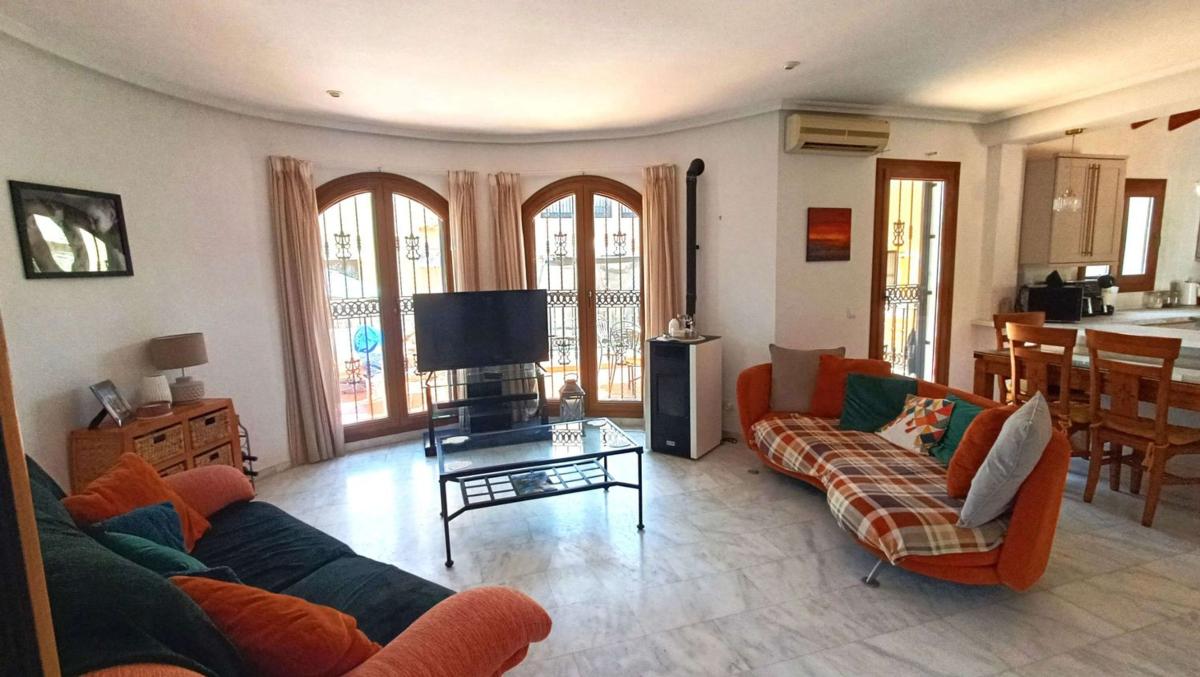 Sprzedaż niezależnego domku jednorodzinnego w  Casa o chalet en Calle Alicante, Algorfa, Algorfa photo 4