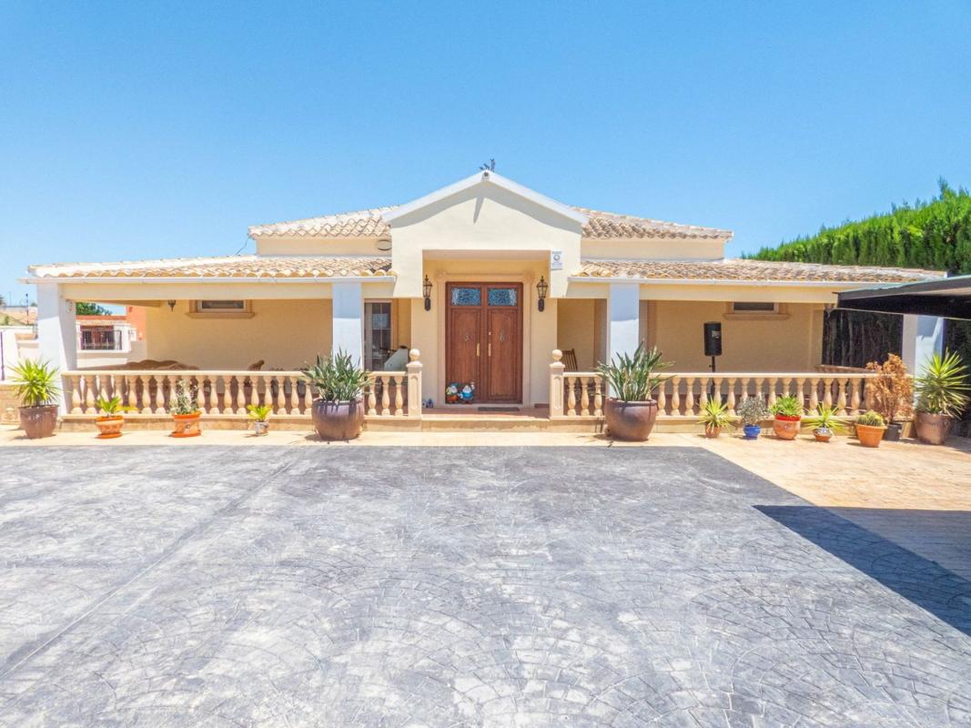 Продажа отдельного шале в Casa o chalet en Partida Heredades, Almoradí, Алморади photo 1
