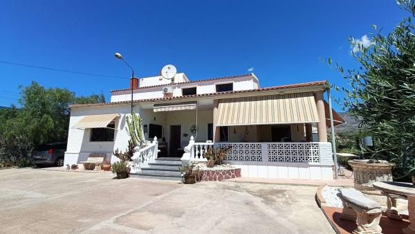 Chalet independiente en venta en Casa o chalet en Partida Barrosa, Crevillente, Crevillente
 photo 1