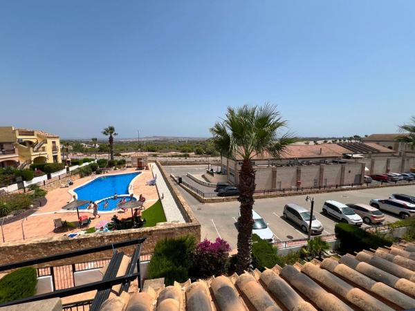 Четырехквартирный дом на продажу на Chalet adosado en Urbanización La Finca Golf s/n, Algorfa , Алгорфа thumbnail 2