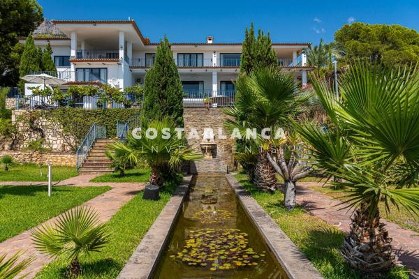 Частный шале на продаже в  Casa o chalet en Calle Romero, Altea la Vella, Altea, Алтея photo 2