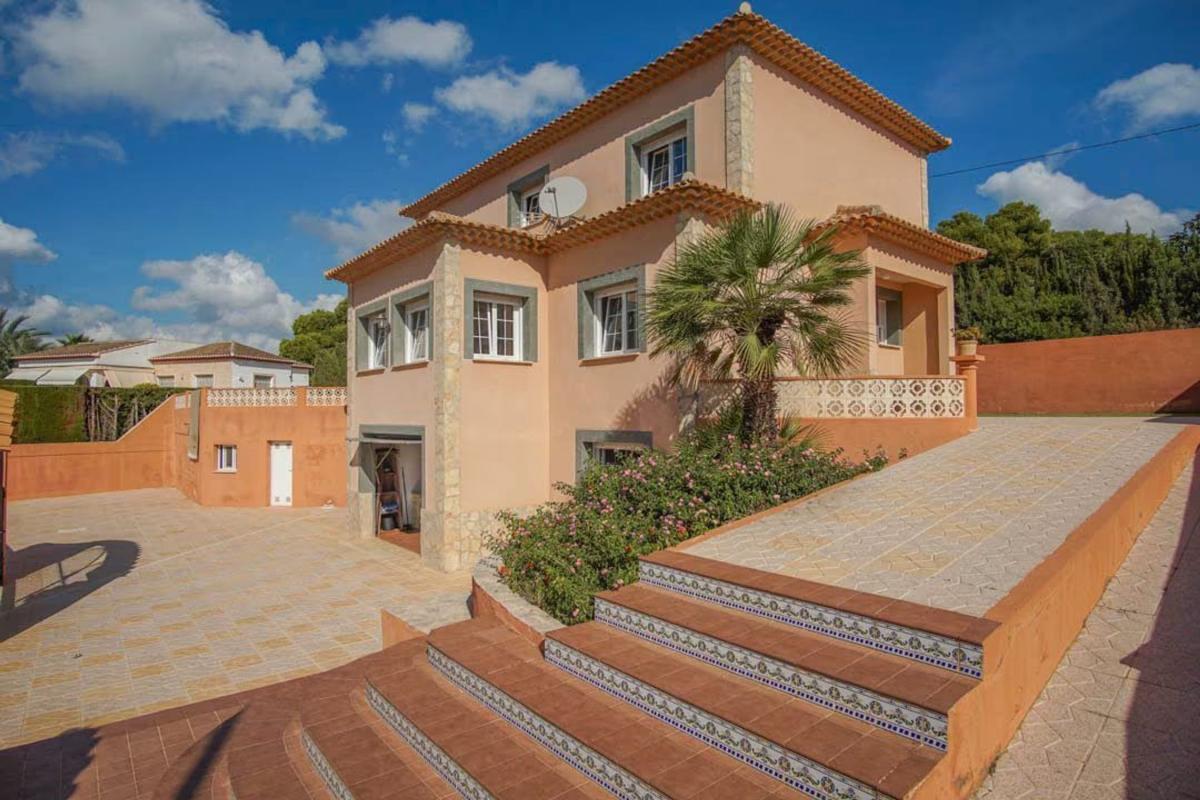 Продажа отдельного шале в Casa o chalet independiente en Urbanización Calalga, Cometa-Carrió, Calpe, Кальпе photo 2