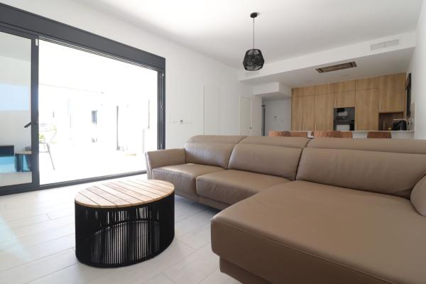 Chalet independiente en venta en Casa o chalet independiente en Calle Benijofar, Algorfa, Algorfa
 photo 3