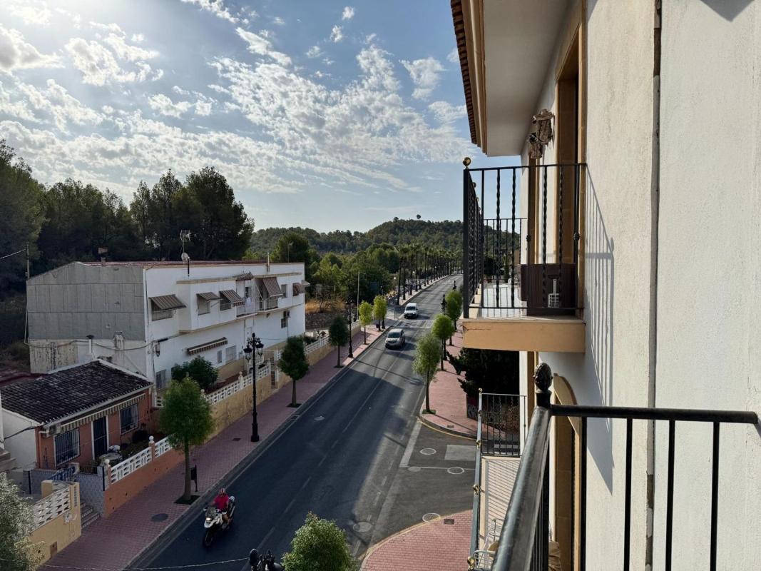 Sale of apartment in Piso en Casco urbano, Polop, Polop
photo 2
