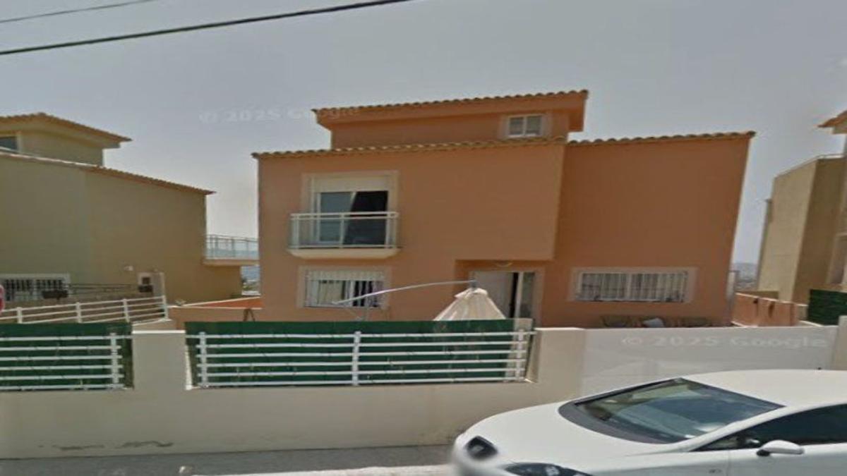 Sprzedaż niezależnego domku jednorodzinnego w Chalet pareado en Calle les Palmeretes, Colonia Escandinavia-Cautivador, Alfaz del Pi, Alfaz del Pi photo 2
