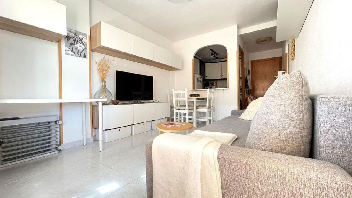 Sprzedaż mieszkania w Piso en Calle Consueta, 58, Tamarit - Playa Lissa, Santa Pola, Santa Pola
 photo 2