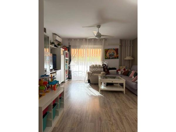 Venta de piso en Piso en Calle Deportista Navarro Olcina, Garbinet - Parque de las Avenidas, Alicante / Alacant, Alicante / Alacant
thumbnail 2