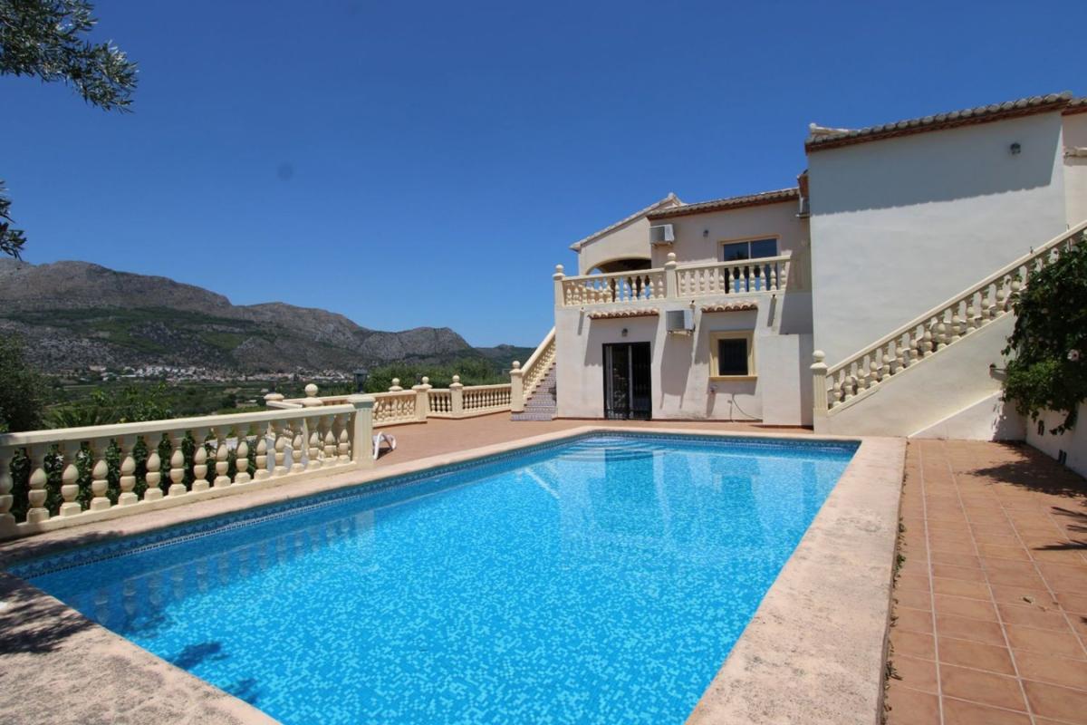 Sale of independent chalet in Casa o chalet en Orba, Orba
photo 3