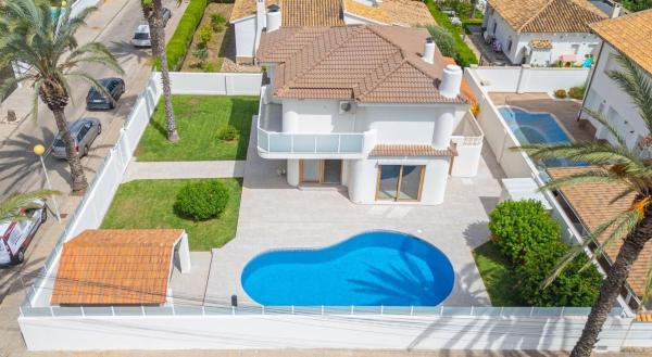 Chalet wolnostojący na sprzedaż w Casa o chalet independiente en Cabo Roig, Orihuela, Orihuela photo 1