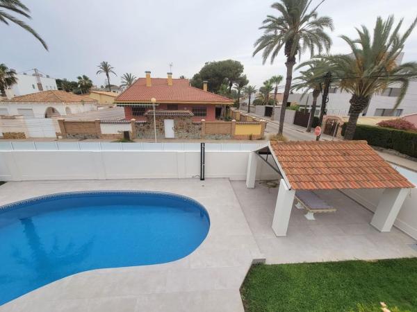Chalet wolnostojący na sprzedaż w Casa o chalet independiente en Cabo Roig, Orihuela, Orihuela thumbnail 2