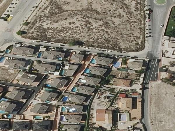 Venta de piso en Piso en Calle Luis Amat -el Majó-, Petrer, Petrer
thumbnail 2