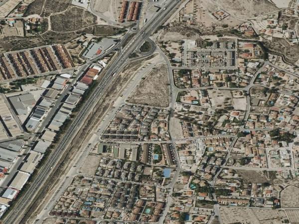 Venta de piso en Piso en Calle Luis Amat -el Majó-, Petrer, Petrer
thumbnail 3