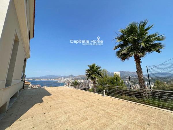 Casa o chalet independiente en Avenida de Tokio, Zona Sierra Helada, Benidorm photo 1