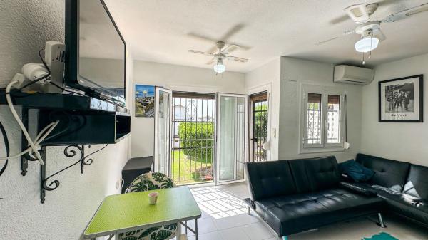 Частный шале на продаже в  Casa o chalet en Blue Lagoon - Galán, San Miguel de Salinas, Сан-Мигель-де-Салинас photo 2