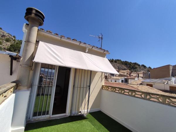 Chalet adosado en venta en Chalet adosado en Calle Doctor Salcedo, 22, Onil , Onil thumbnail 1