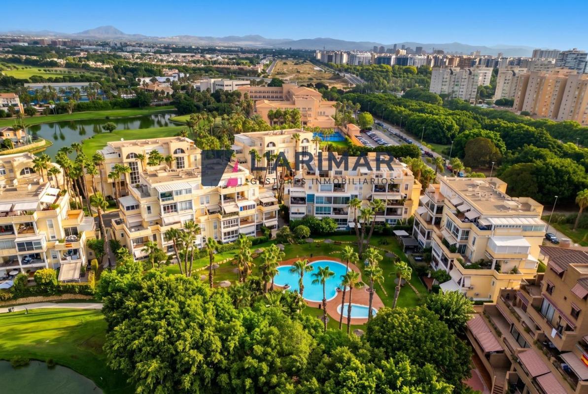 Продажа квартиры на Piso en Calle Escultor José Gutierrez, 21, Alicante Golf, Alicante / Alacant, Аликанте / Алакант
photo 1