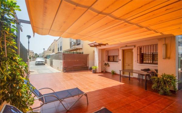 Четырехквартирный дом на продажу на  Chalet adosado en Avenida D'Escandinàvia, Monte Faro-Altomar, Gran Alacant , Гран-Алакант photo 4